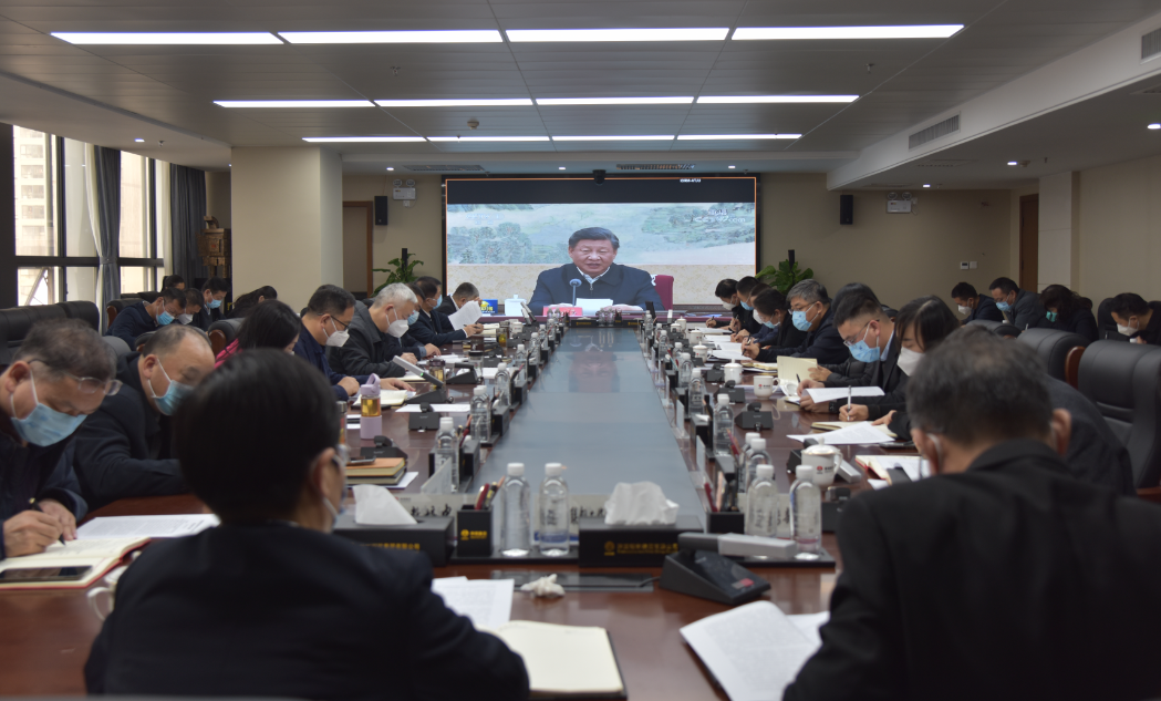 陜鋼集團黨委理論學習中心組學習中共中央政治局民主生活會、中央經濟工作會議、全國宣傳部長會議、中共陜西省委十四屆三次全會精神