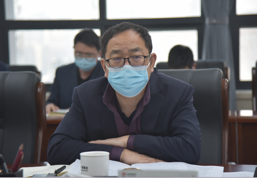 陜鋼集團黨委理論學習中心組學習中省紀委二次全會精神、省政府工作報告、陜煤集團三屆二次職代會精神