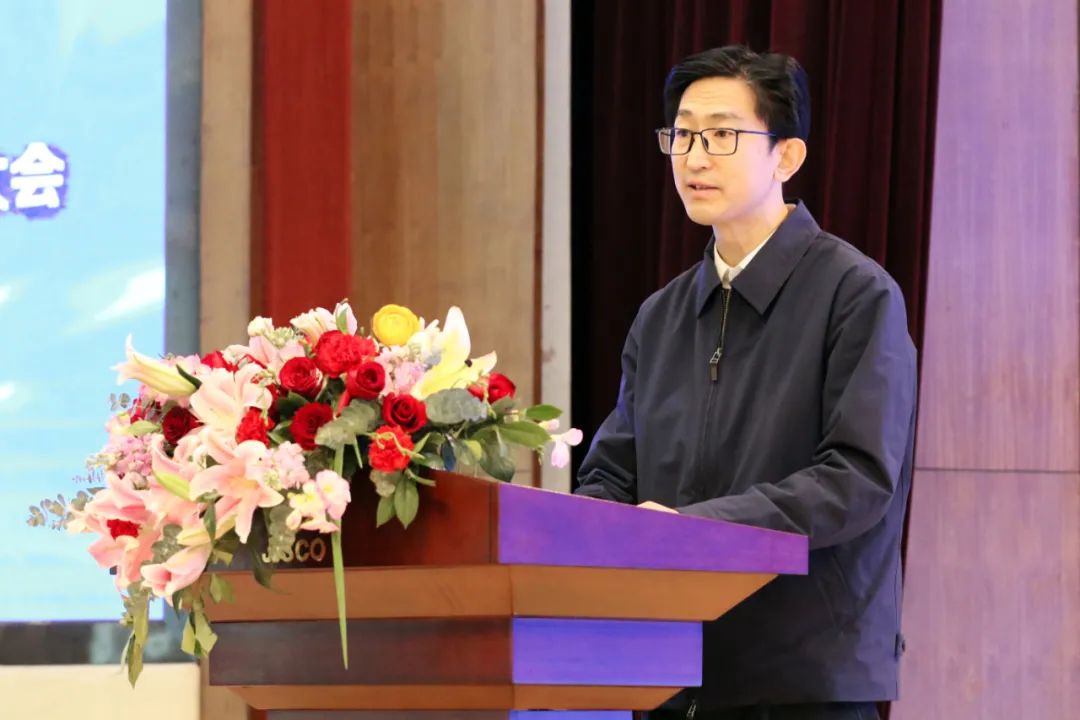 楊海峰在第七屆陜晉甘川（寧青新）建筑鋼企高峰論壇會(huì)議上指出：應(yīng)對(duì)新變化、構(gòu)筑新優(yōu)勢、為西部經(jīng)濟(jì)社會(huì)發(fā)展貢獻(xiàn)出新的更大力量！