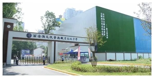 “過(guò)氣”老廠房迎來(lái)新生 “過(guò)氣”老廠房迎來(lái)新生