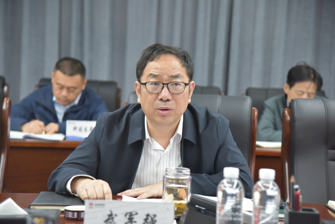 陜鋼集團(tuán)召開學(xué)習(xí)貫徹習(xí)近平新時(shí)代中國特色社會主義思想主題教育黨委理論學(xué)習(xí)中心組學(xué)習(xí)會議