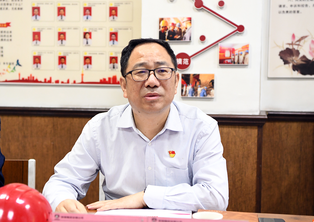 武軍強到龍鋼公司煉鋼廠轉爐黨支部開展主題教育宣講