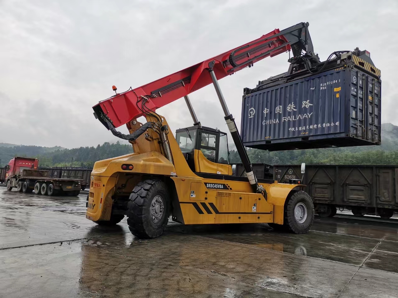 陜鋼集團專用循環(huán)列開通，降本又省時