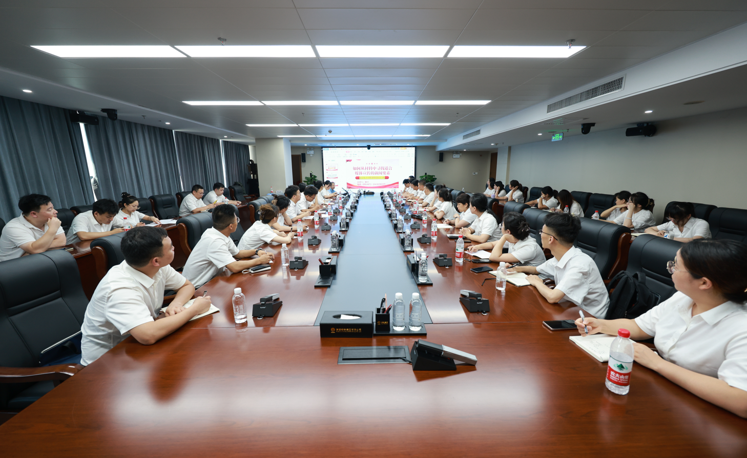 看！通訊員“特種兵”齊上陣