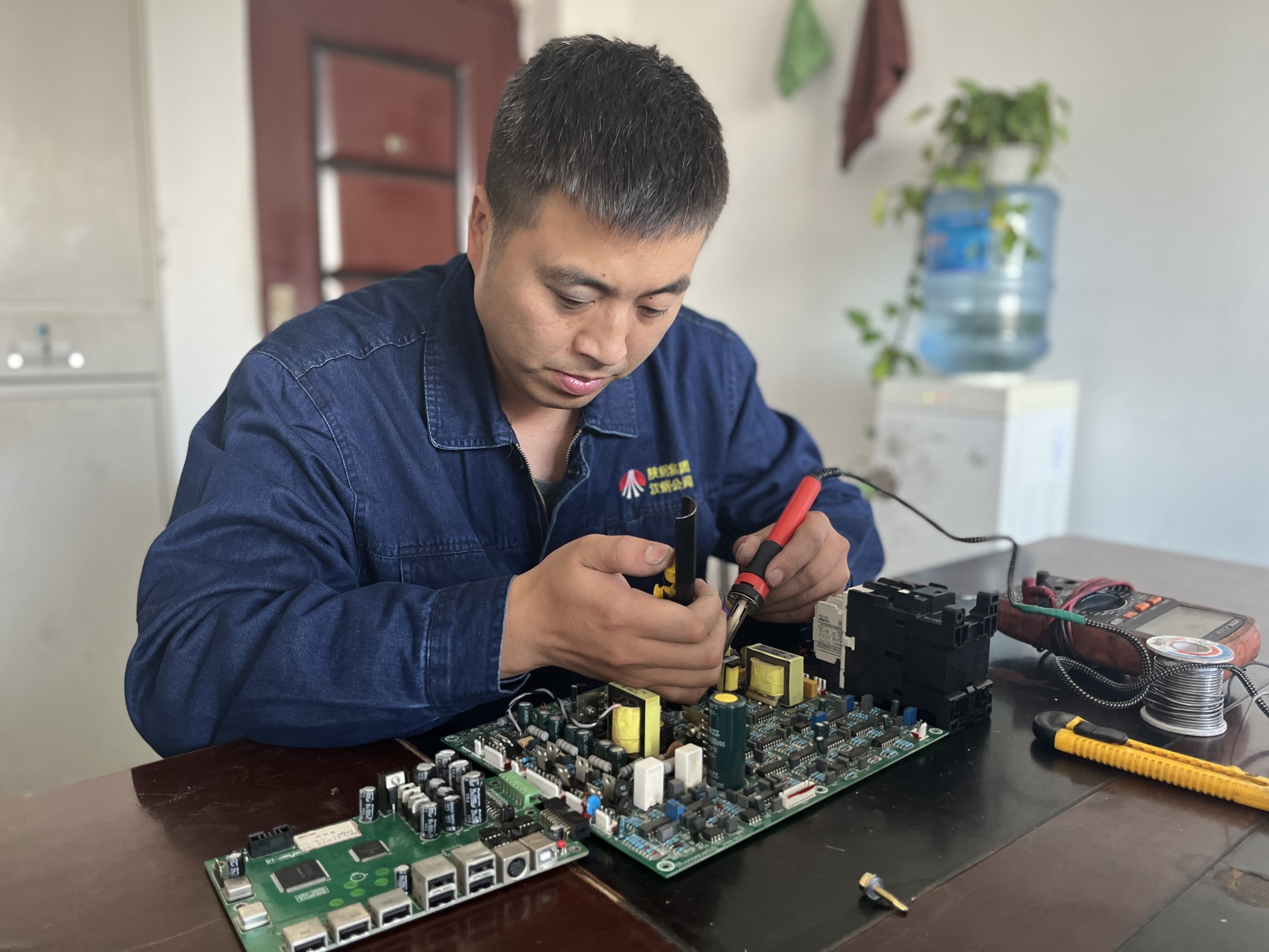 他們奔跑在“正確”的賽道上！