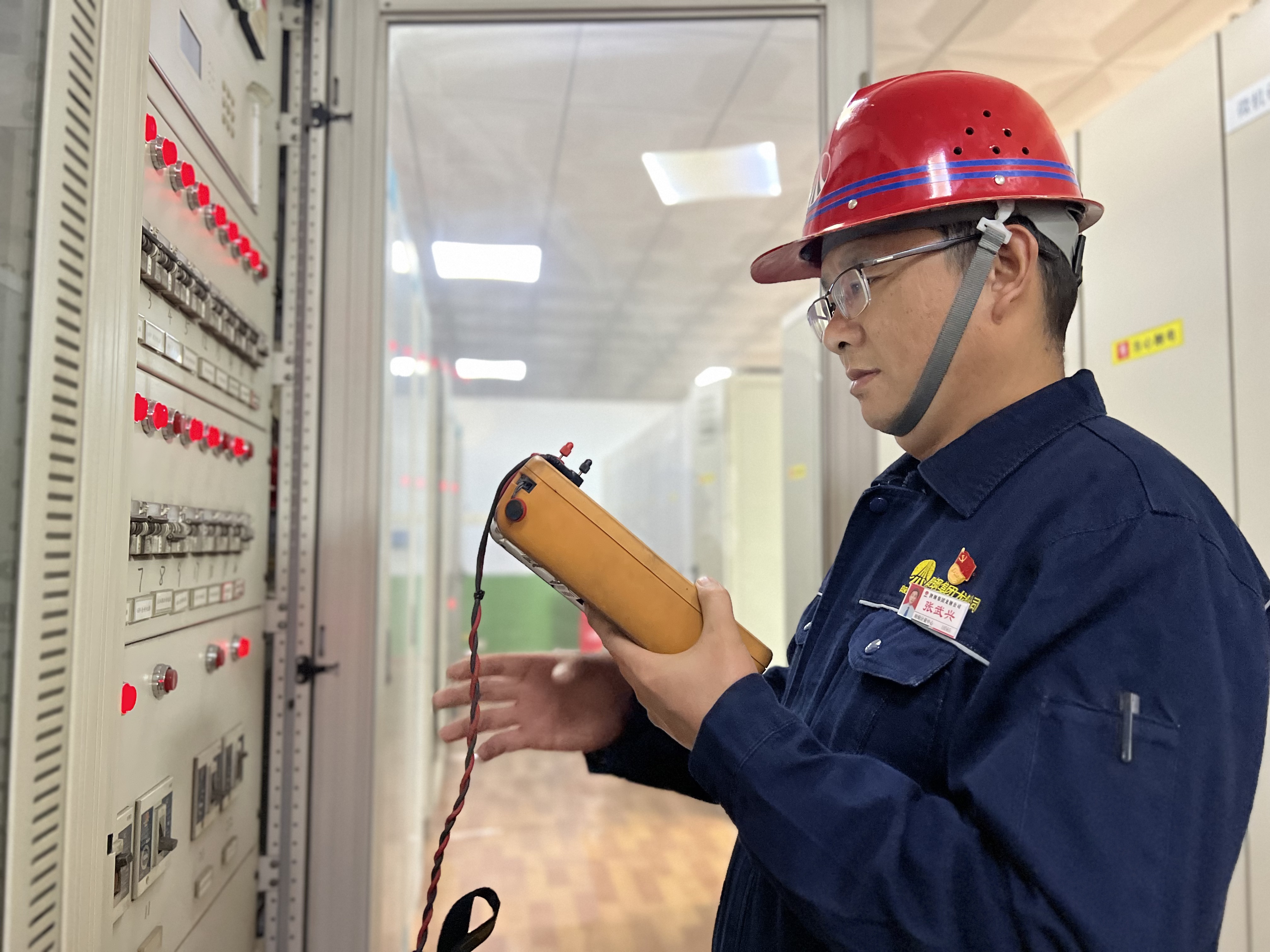 以技為刃斬計量弊病 筑廉之堤護鋼城利益——記陜鋼集團第二屆“鋼城衛(wèi)士”張武興