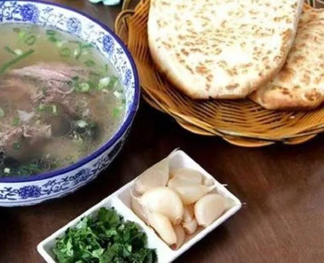 咥一碗家鄉(xiāng)的羊肉泡饃