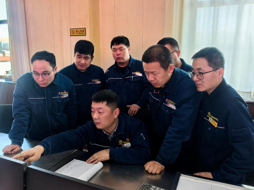 尋找青年團(tuán)員實(shí)干與擔(dān)當(dāng)?shù)摹俺跣拇鸢浮薄堜摴緹掕F廠高爐團(tuán)支部榮獲陜煤集團(tuán)“五四紅旗團(tuán)支部”稱(chēng)號(hào) 尋找青年團(tuán)員實(shí)干與擔(dān)當(dāng)?shù)摹俺跣拇鸢浮薄堜摴緹掕F廠高爐團(tuán)支部榮獲陜煤集團(tuán)“五四紅旗團(tuán)支部”稱(chēng)號(hào)