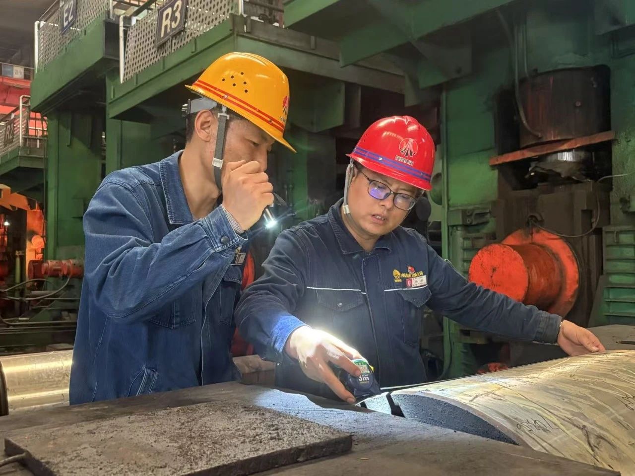 紅色引擎驅(qū)動 黨建賦能發(fā)展 紅色引擎驅(qū)動 黨建賦能發(fā)展