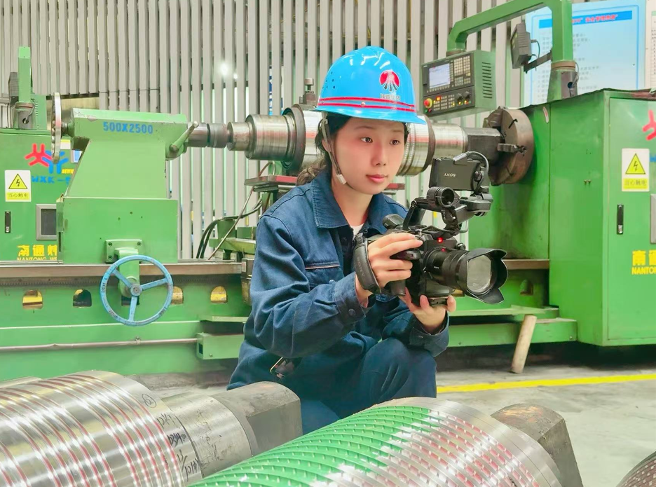 鏡頭下的堅(jiān)守與熱愛 鏡頭下的堅(jiān)守與熱愛