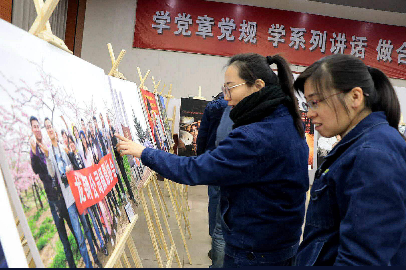 與書(shū)畫(huà)零距離 感受鋼城魅力—參加慶祝改革開(kāi)放40周年暨龍鋼建廠60周年書(shū)畫(huà)攝影展活動(dòng)有感
