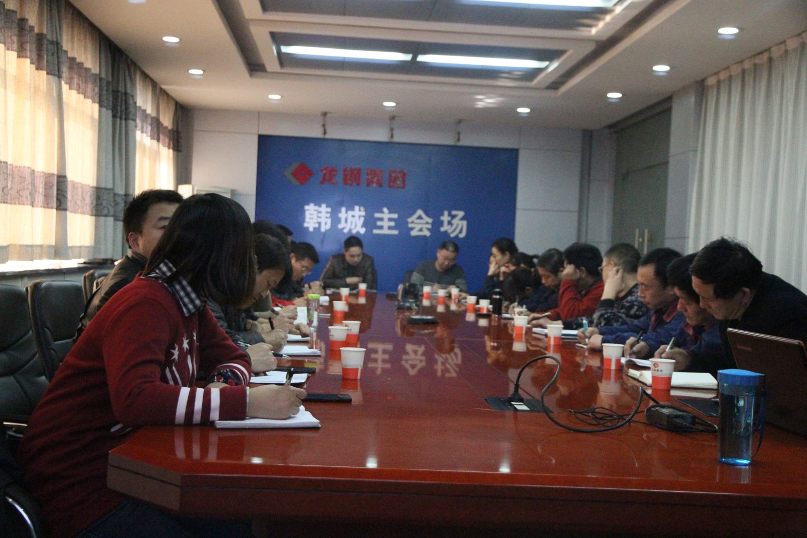 龍鋼集團(tuán)公司對民主監(jiān)督評價團(tuán)成員進(jìn)行首次培訓(xùn)
